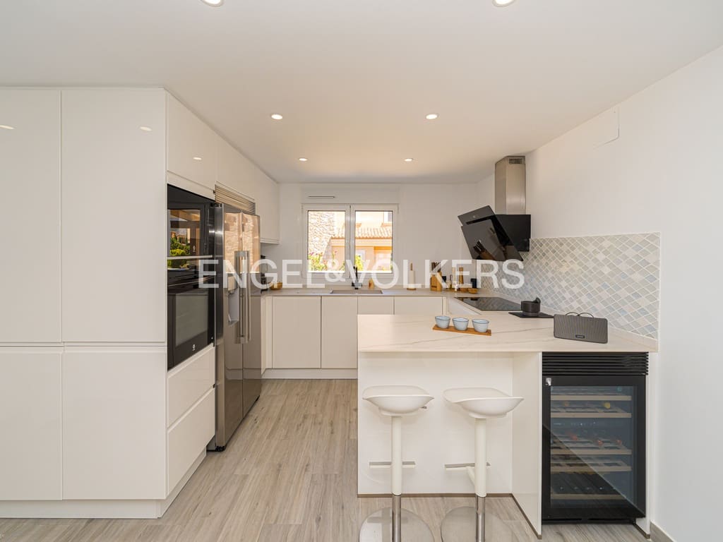 4 Zimmer Villa zu verkaufen in Alfaz del Pi / L'Alfas del Pi mit Pool Garage - 1.195.000 € (Ref: 9671273)