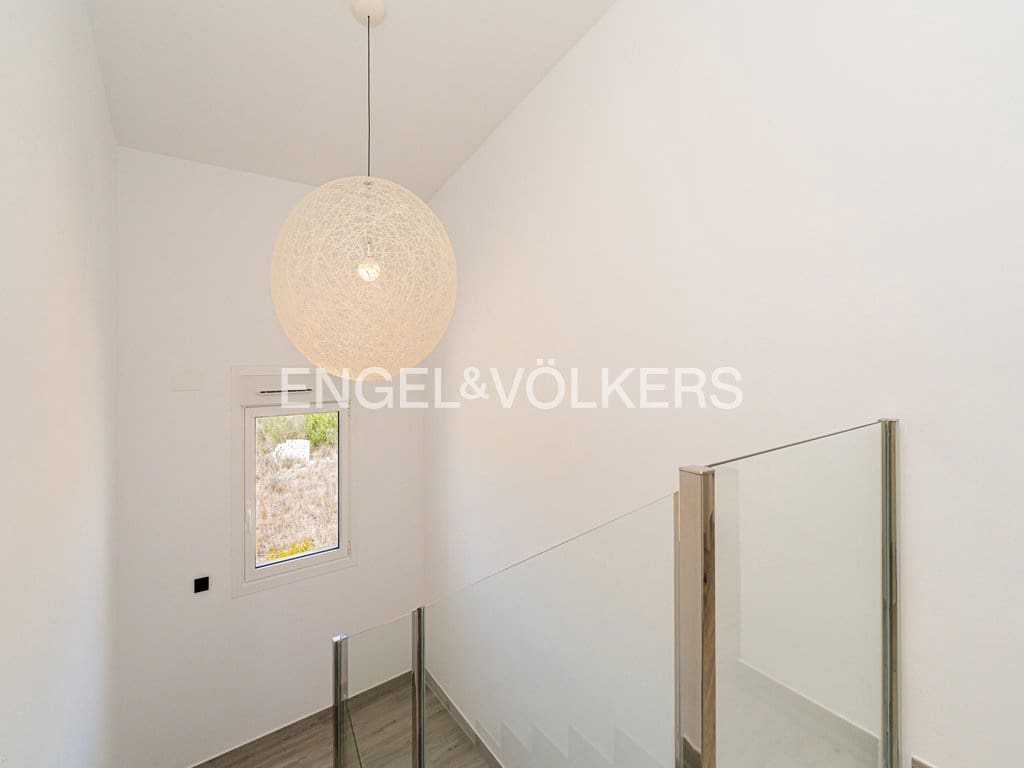 4 slaapkamer Villa te koop in Alfaz del Pi / L'Alfas del Pi met zwembad garage - € 1.090.000 (Ref: 9671273)
