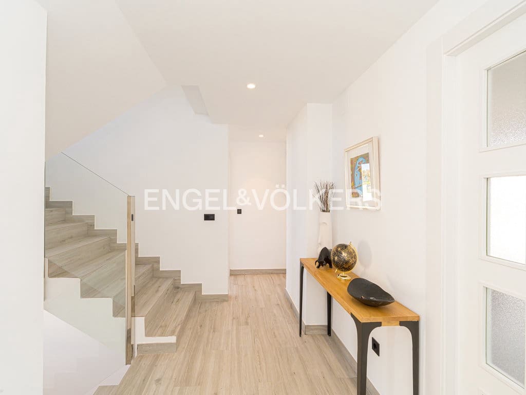 4 slaapkamer Villa te koop in Alfaz del Pi / L'Alfas del Pi met zwembad garage - € 1.090.000 (Ref: 9671273)
