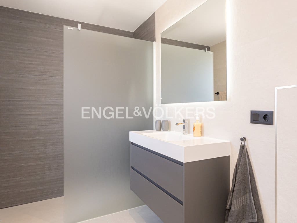 4 slaapkamer Villa te koop in Alfaz del Pi / L'Alfas del Pi met zwembad garage - € 1.090.000 (Ref: 9671273)
