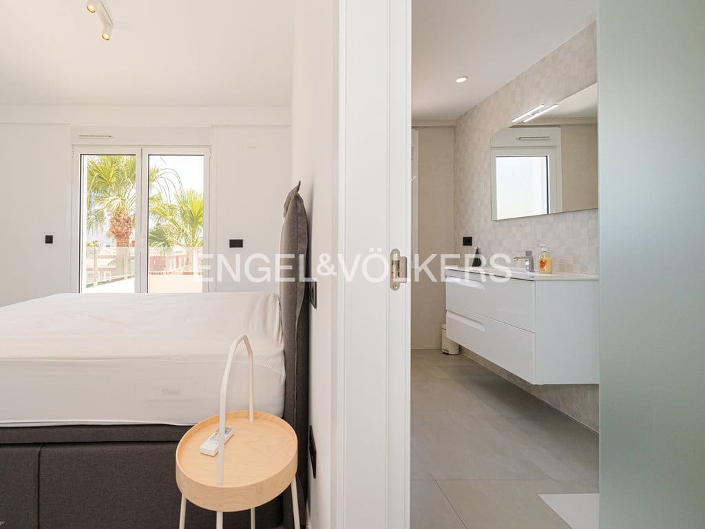 4 slaapkamer Villa te koop in Alfaz del Pi / L'Alfas del Pi met zwembad garage - € 1.090.000 (Ref: 9671273)