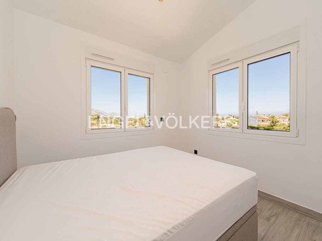 4 slaapkamer Villa te koop in Alfaz del Pi / L'Alfas del Pi met zwembad garage - € 1.090.000 (Ref: 9671273)
