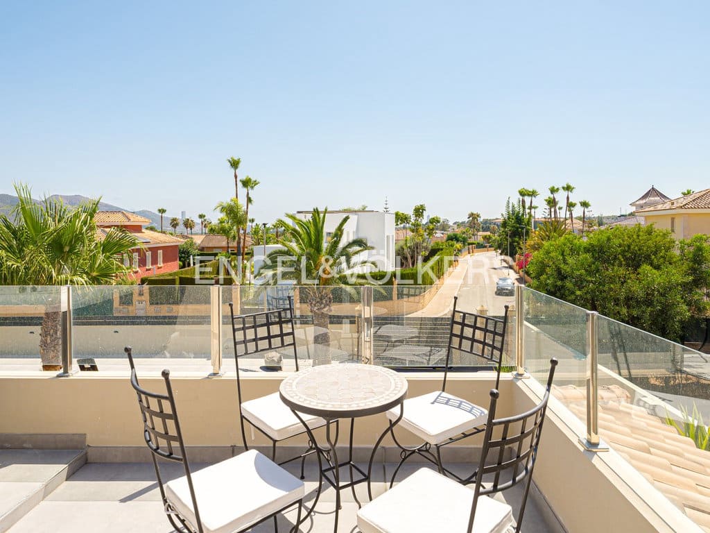 4 slaapkamer Villa te koop in Alfaz del Pi / L'Alfas del Pi met zwembad garage - € 1.090.000 (Ref: 9671273)