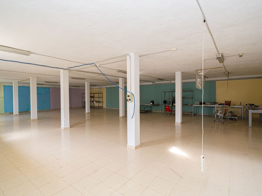 5 bedroom Villa for sale in La Nucia with pool garage - € 840,000 (Ref: 9675116)