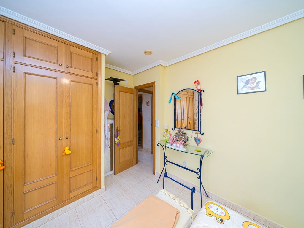 5 bedroom Villa for sale in La Nucia with pool garage - € 840,000 (Ref: 9675116)