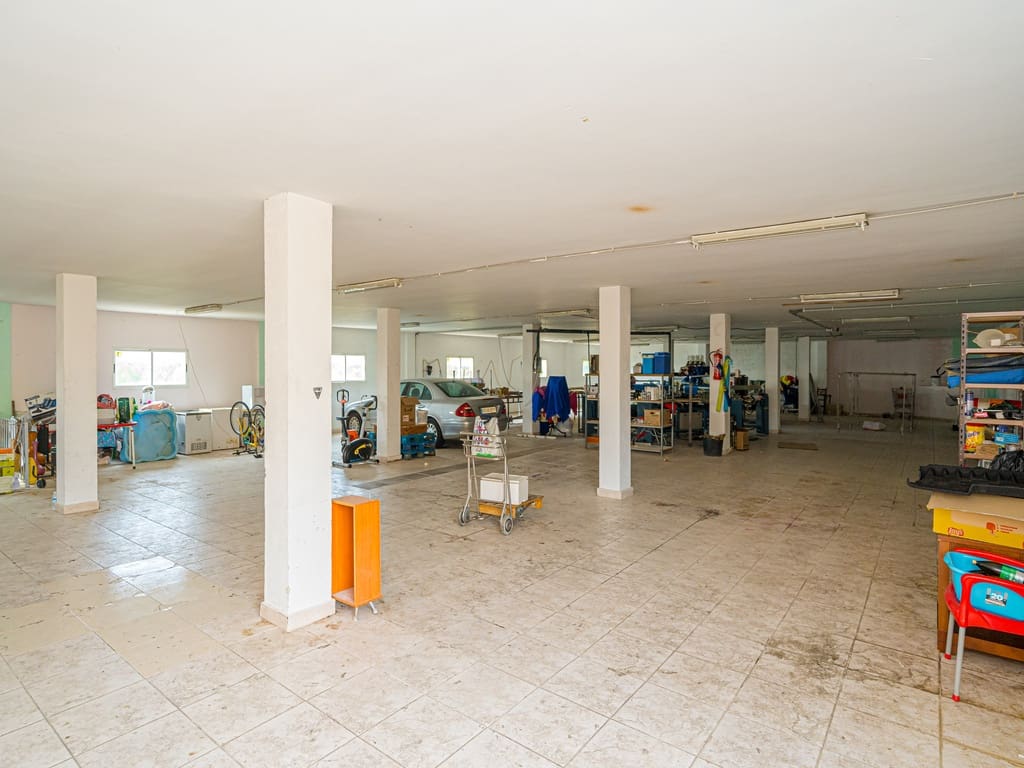 5 bedroom Villa for sale in La Nucia with pool garage - € 840,000 (Ref: 9675116)