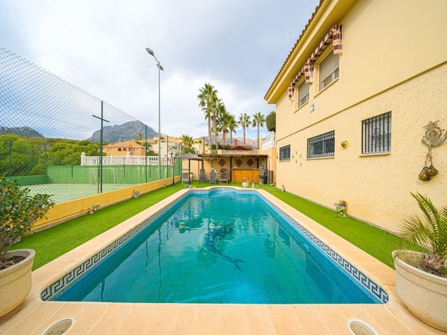 5 bedroom Villa for sale in La Nucia with pool garage - € 840,000 (Ref: 9675116)