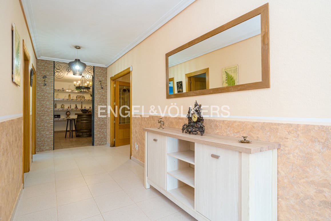 5 Zimmer Villa zu verkaufen in La Nucia mit Pool Garage - 840.000 € (Ref: 9675116)