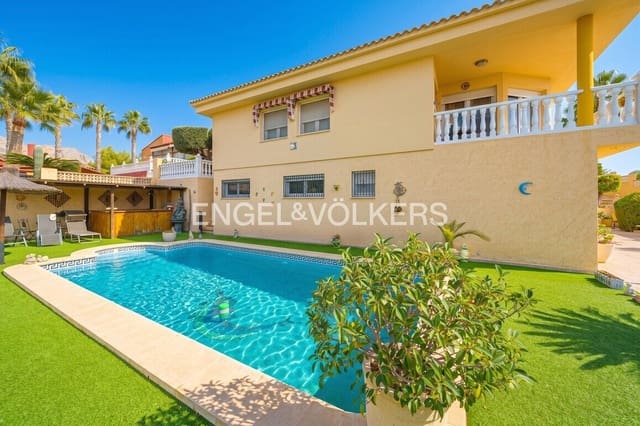 Chalet de 5 habitaciones en La Nucia Pueblo  , La Nucia en venta con piscina garaje - 840.000 € (Ref: 9675116)