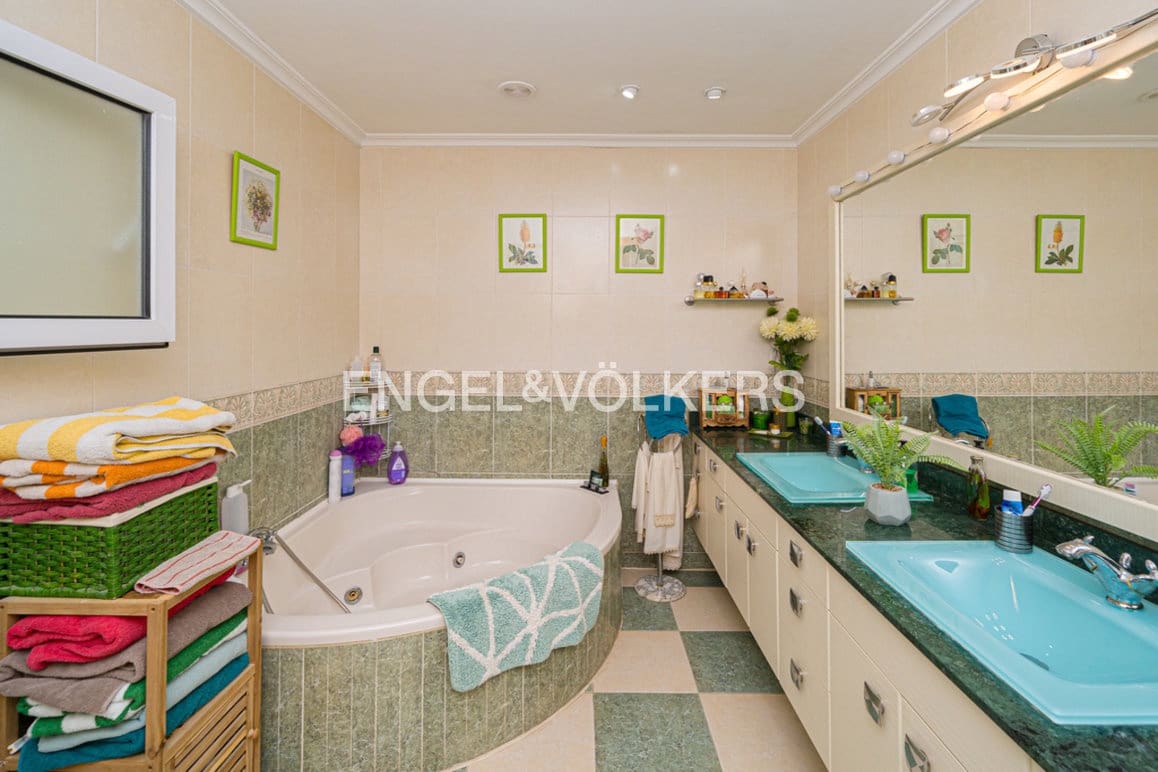 5 Zimmer Villa zu verkaufen in La Nucia mit Pool Garage - 840.000 € (Ref: 9675116)