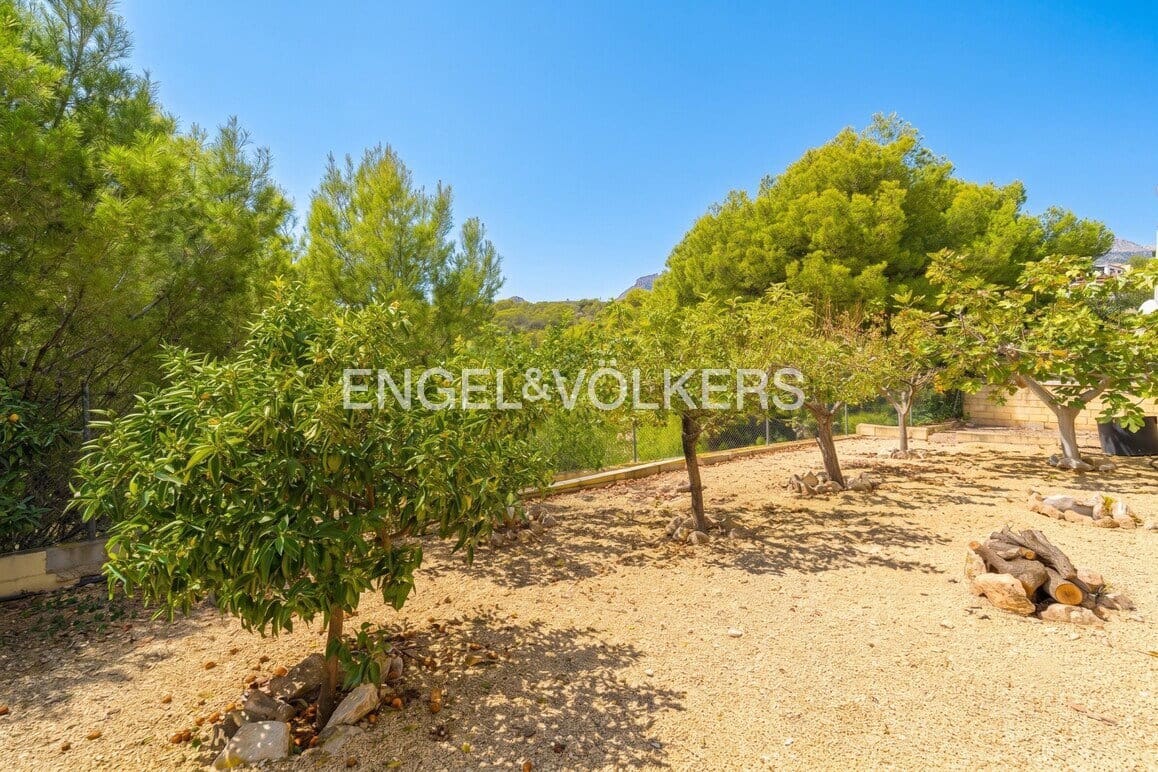 5 Zimmer Villa zu verkaufen in La Nucia mit Pool Garage - 840.000 € (Ref: 9675116)