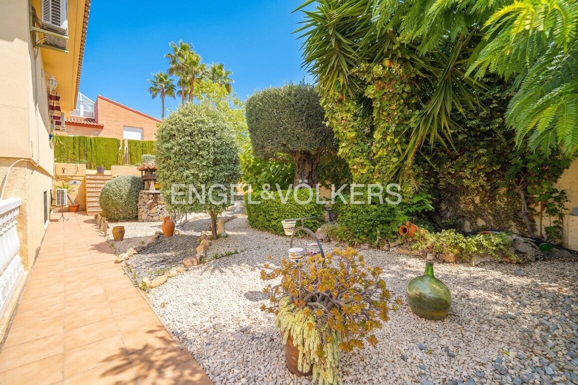 5 Zimmer Villa zu verkaufen in La Nucia mit Pool Garage - 840.000 € (Ref: 9675116)