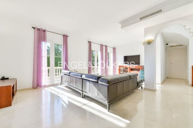 4 bedroom Villa for sale in Finestrat Pueblo, Finestrat with pool garage - € 800,000 (Ref: 9676587)