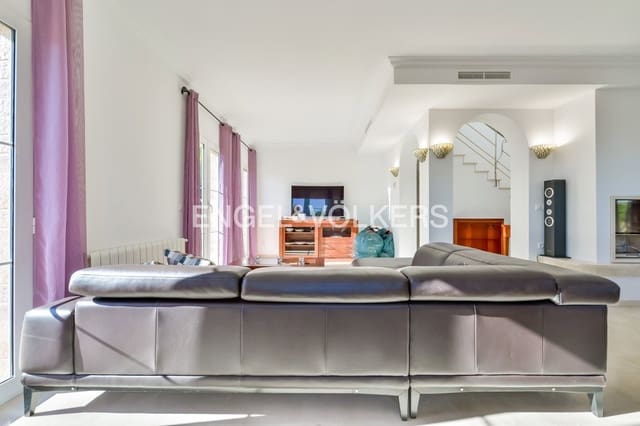 4 bedroom Villa for sale in Finestrat Pueblo, Finestrat with pool garage - € 800,000 (Ref: 9676587)