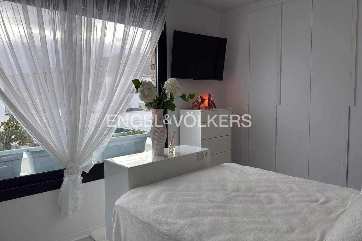 4 soverom Villa til leie i Finestrat med svømmebasseng garasje - € 4 500 (Ref: 9677905)