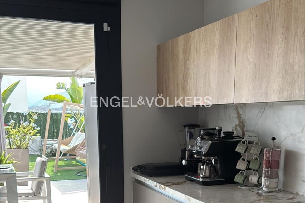 4 soverom Villa til leie i Finestrat med svømmebasseng garasje - € 4 500 (Ref: 9677905)