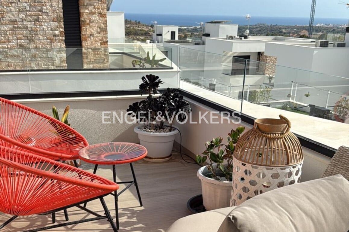 4 soverom Villa til leie i Finestrat med svømmebasseng garasje - € 4 500 (Ref: 9677905)