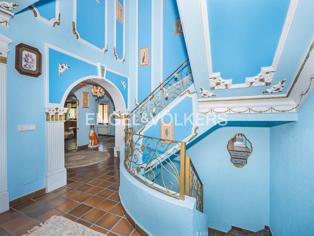 10 bedroom Villa for sale in La Nucia with pool garage - € 1,950,000 (Ref: 9677906)