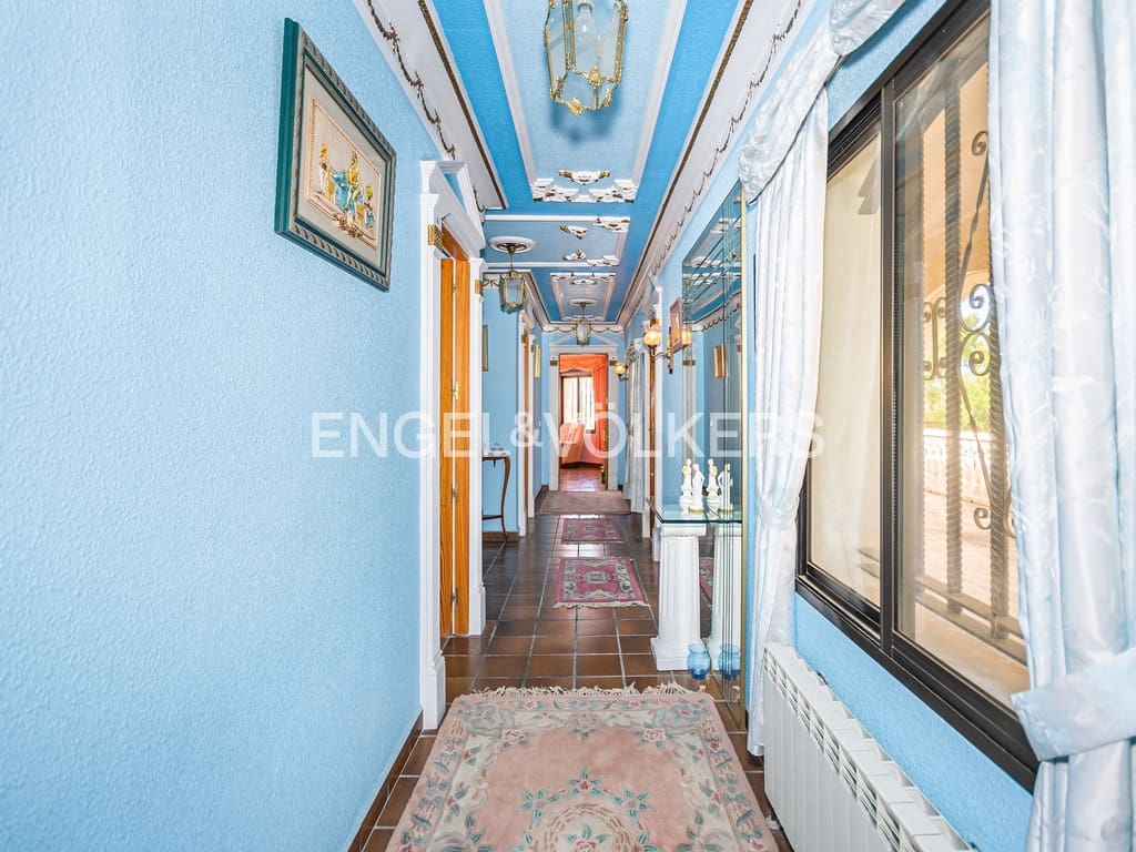 10 bedroom Villa for sale in La Nucia with pool garage - € 1,950,000 (Ref: 9677906)