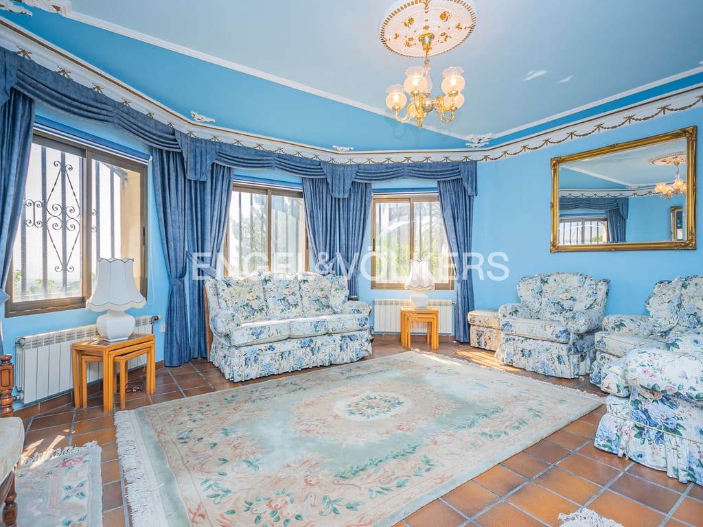 10 bedroom Villa for sale in La Nucia with pool garage - € 1,950,000 (Ref: 9677906)