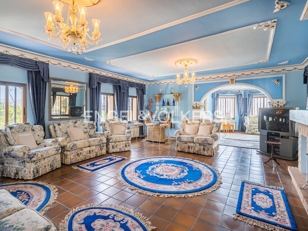 10 bedroom Villa for sale in La Nucia with pool garage - € 1,950,000 (Ref: 9677906)