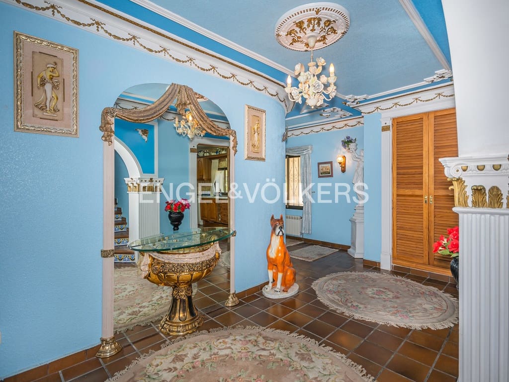 10 bedroom Villa for sale in La Nucia with pool garage - € 1,950,000 (Ref: 9677906)