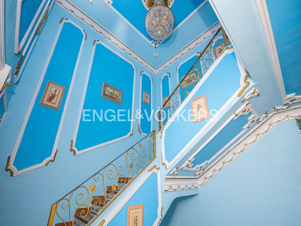 10 bedroom Villa for sale in La Nucia with pool garage - € 1,950,000 (Ref: 9677906)