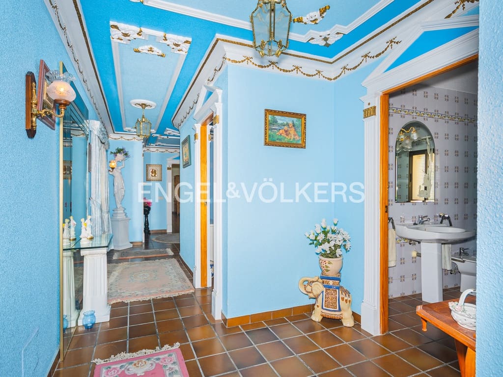 10 bedroom Villa for sale in La Nucia with pool garage - € 1,950,000 (Ref: 9677906)