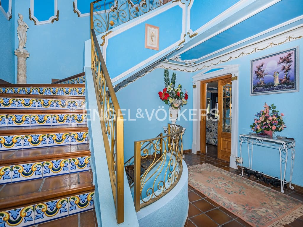 10 bedroom Villa for sale in La Nucia with pool garage - € 1,950,000 (Ref: 9677906)