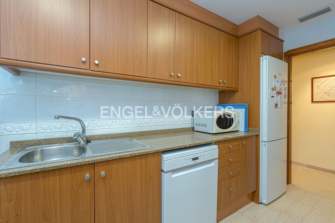 3 sovrum Lägenhet till salu i Benidorm med pool garage - 345 000 € (Ref: 9687367)