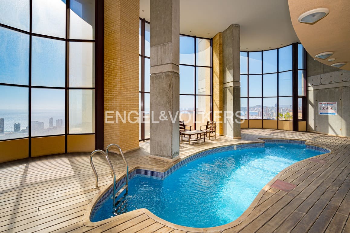 3 sovrum Lägenhet till salu i Benidorm med pool garage - 345 000 € (Ref: 9687367)