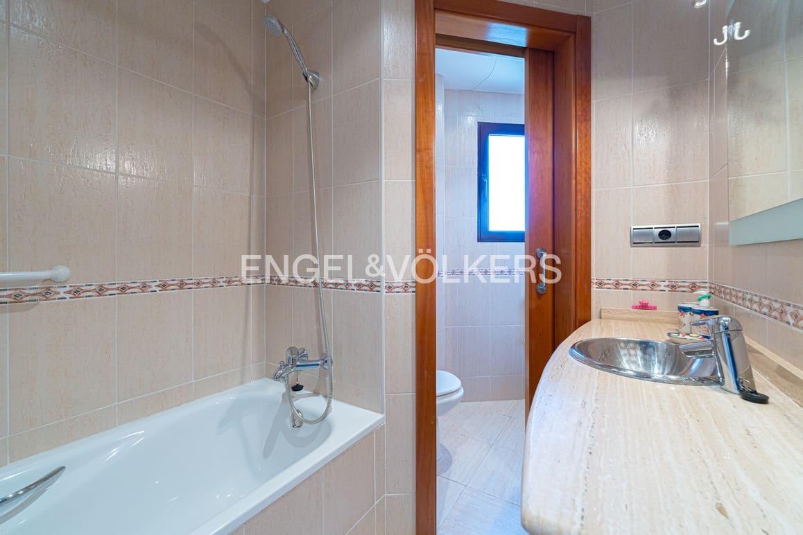 3 sovrum Lägenhet till salu i Benidorm med pool garage - 345 000 € (Ref: 9687367)