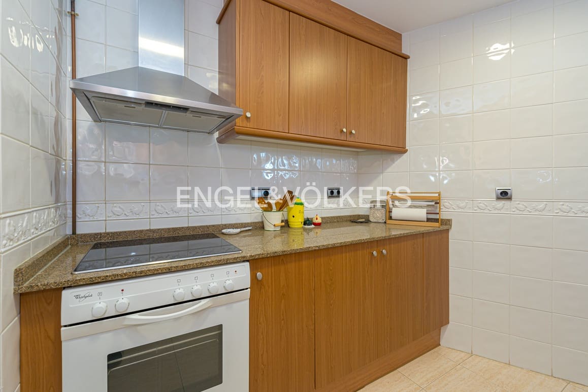 3 sovrum Lägenhet till salu i Benidorm med pool garage - 345 000 € (Ref: 9687367)