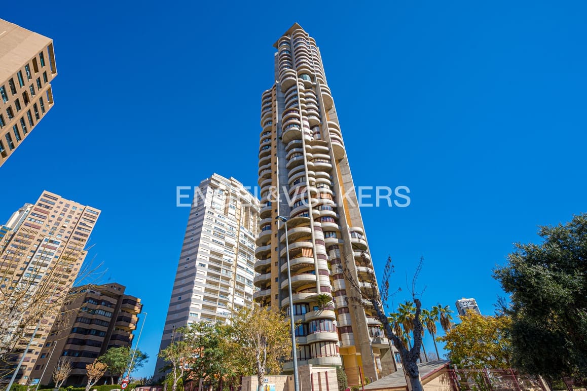 3 sovrum Lägenhet till salu i Benidorm med pool garage - 345 000 € (Ref: 9687367)