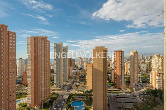 3 bedroom Apartment for sale in Juzgados - Plaza de Toros, Benidorm with pool garage - € 345,000 (Ref: 9687367)
