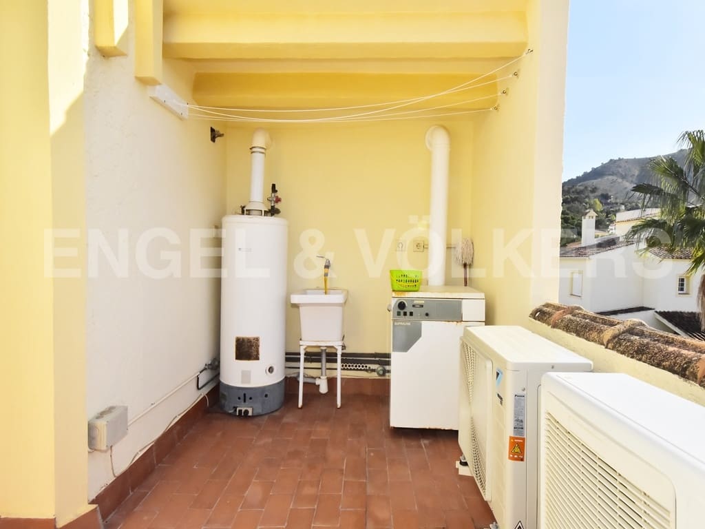 4 bedroom Villa for rent in Benidorm with pool garage - € 2,500 (Ref: 9720327)