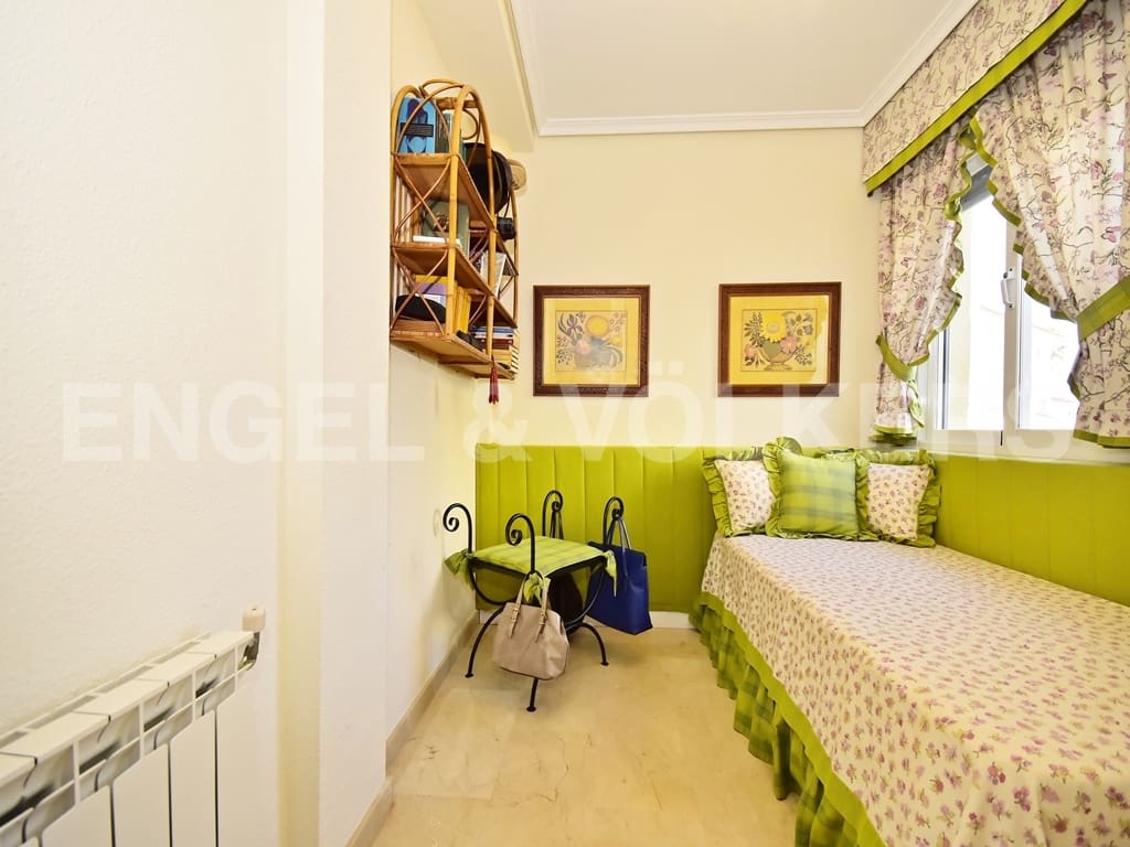 4 bedroom Villa for rent in Benidorm with pool garage - € 2,500 (Ref: 9720327)