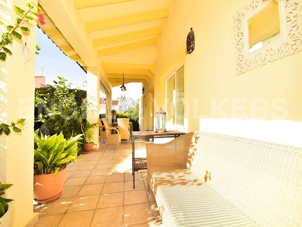 4 bedroom Villa for rent in Benidorm with pool garage - € 2,500 (Ref: 9720327)