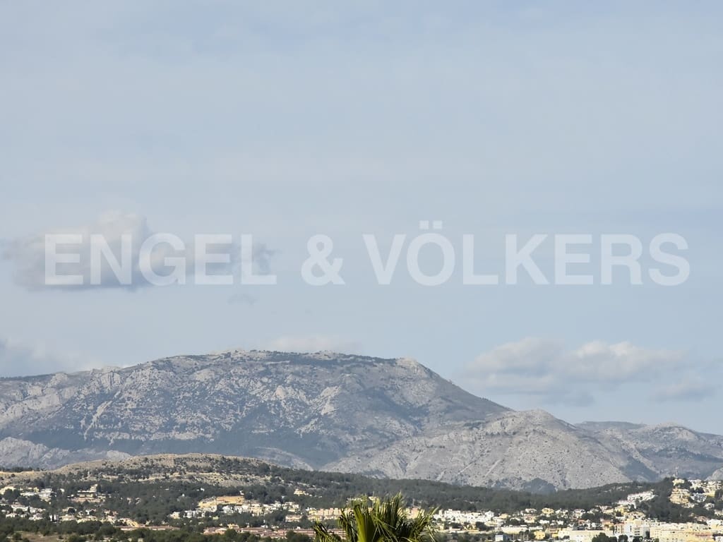 4 bedroom Villa for rent in Benidorm with pool garage - € 2,500 (Ref: 9720327)