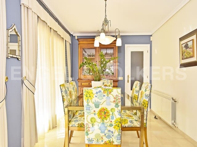 4 soveværelse Villa til leje i Benidorm med swimmingpool garage - € 2.500 (Ref: 9720327)