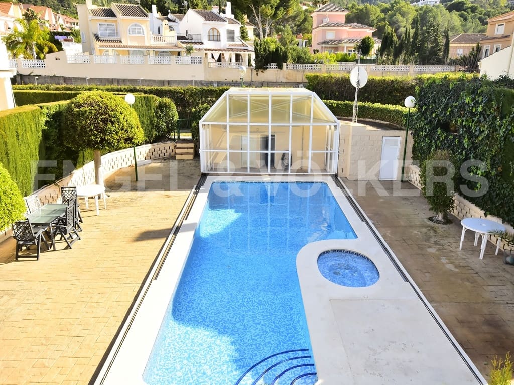 4 bedroom Villa for rent in Benidorm with pool garage - € 2,500 (Ref: 9720327)