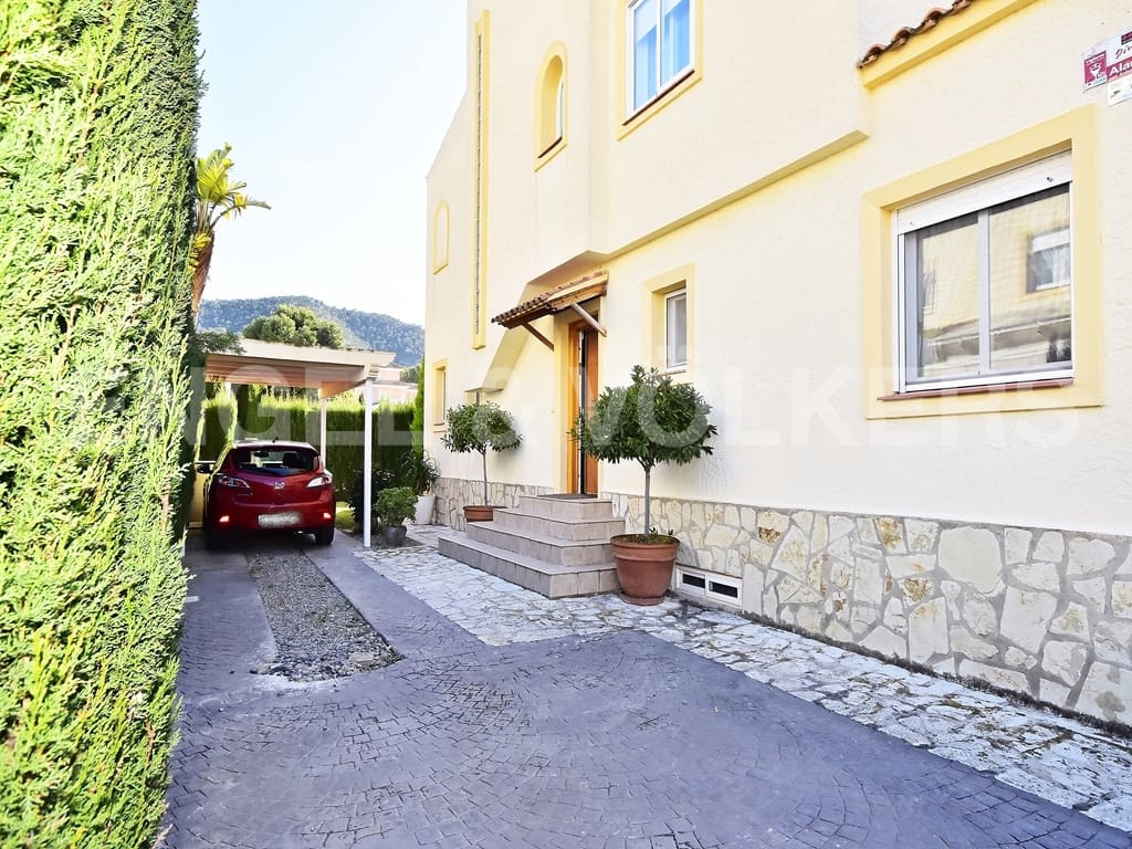 4 bedroom Villa for rent in Benidorm with pool garage - € 2,500 (Ref: 9720327)