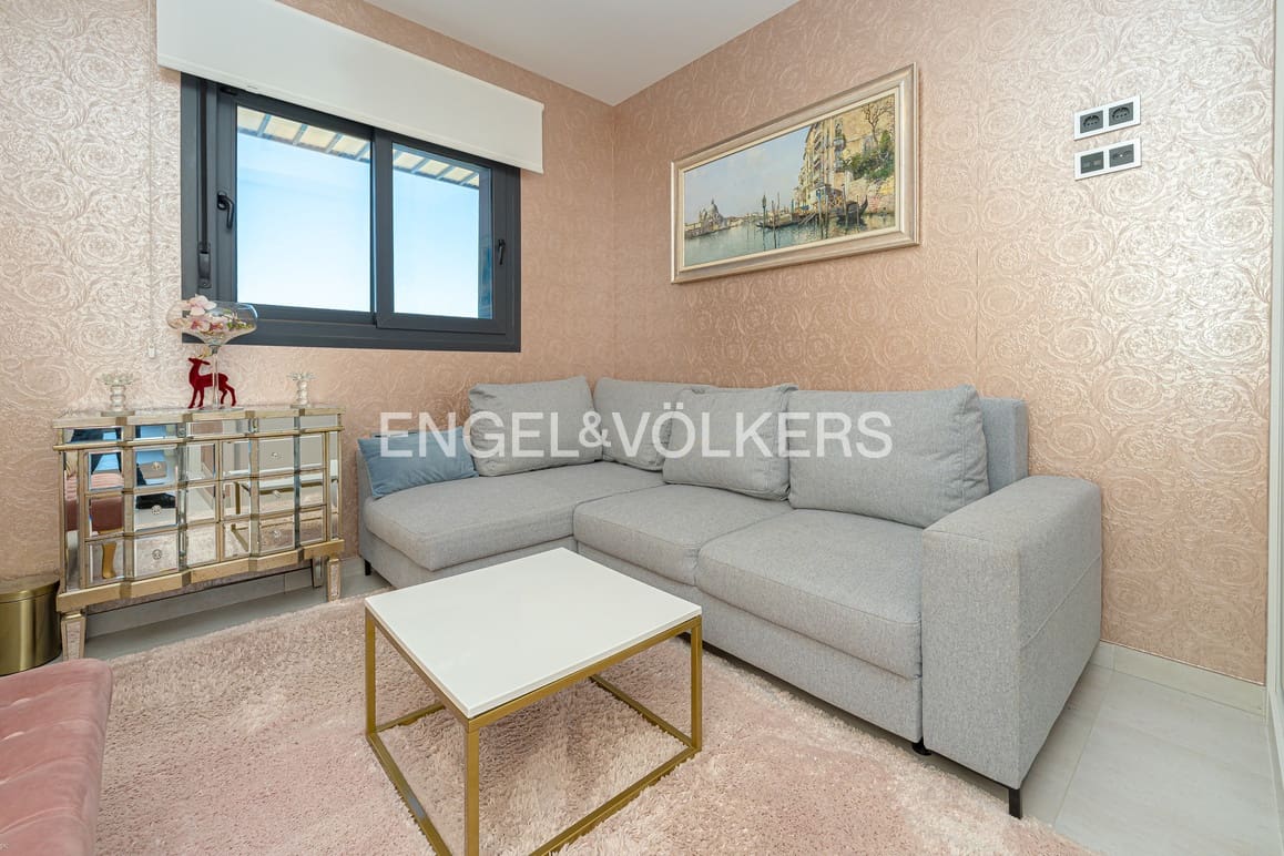 2 bedroom Apartment for sale in Benidorm with pool garage - € 695,000 (Ref: 9720328)