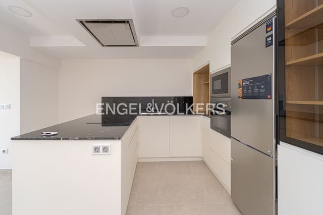 2 sovrum Lägenhet till salu i Benidorm med garage - 550 000 € (Ref: 9720473)