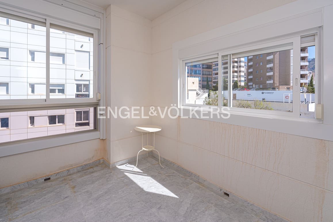 3 sovrum Lägenhet till salu i Benidorm med pool garage - 320 000 € (Ref: 9733413)