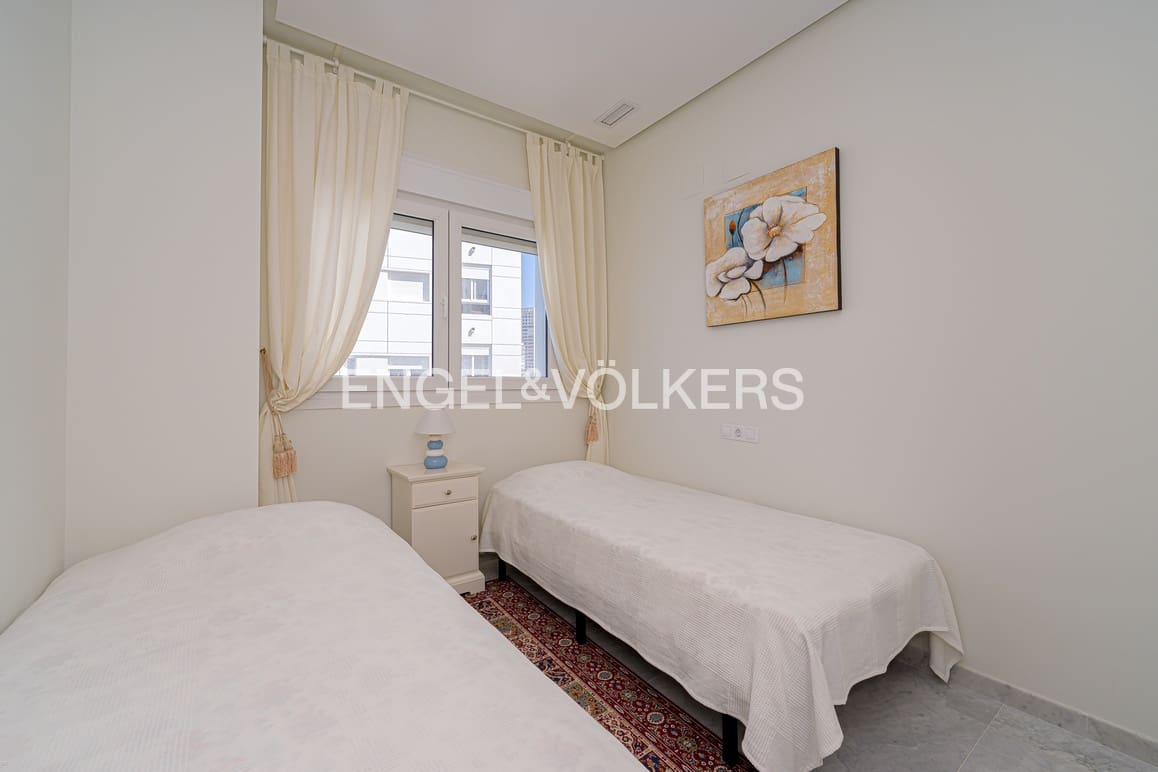 3 sovrum Lägenhet till salu i Benidorm med pool garage - 320 000 € (Ref: 9733413)