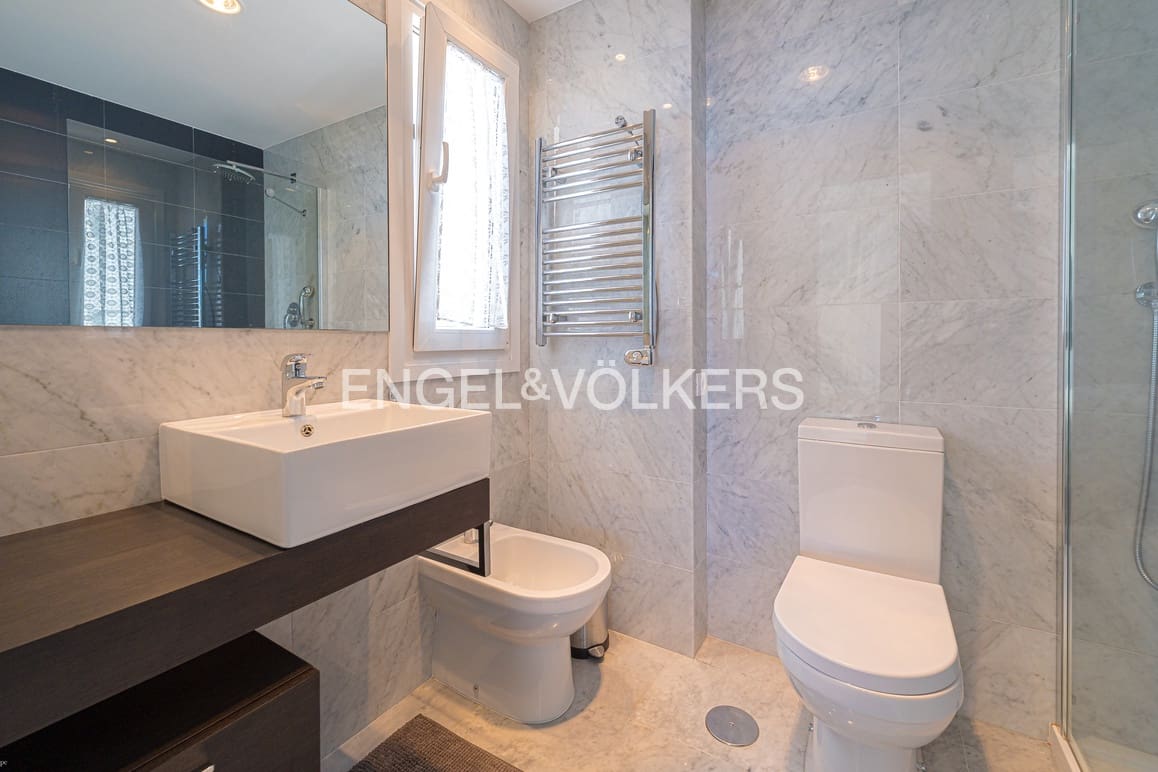 3 sovrum Lägenhet till salu i Benidorm med pool garage - 320 000 € (Ref: 9733413)