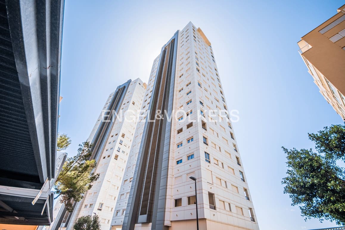 3 sovrum Lägenhet till salu i Benidorm med pool garage - 320 000 € (Ref: 9733413)