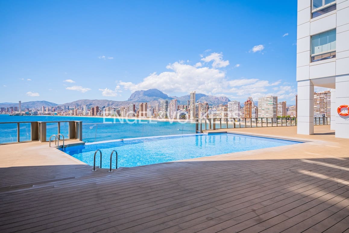 3 sovrum Lägenhet till salu i Benidorm med pool garage - 320 000 € (Ref: 9733413)