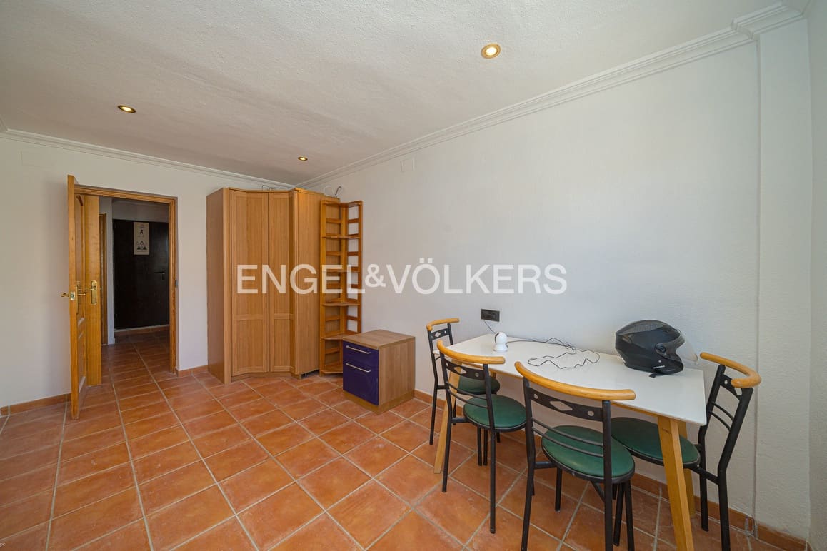 7 bedroom Villa for sale in La Nucia with pool garage - € 775,000 (Ref: 9737132)